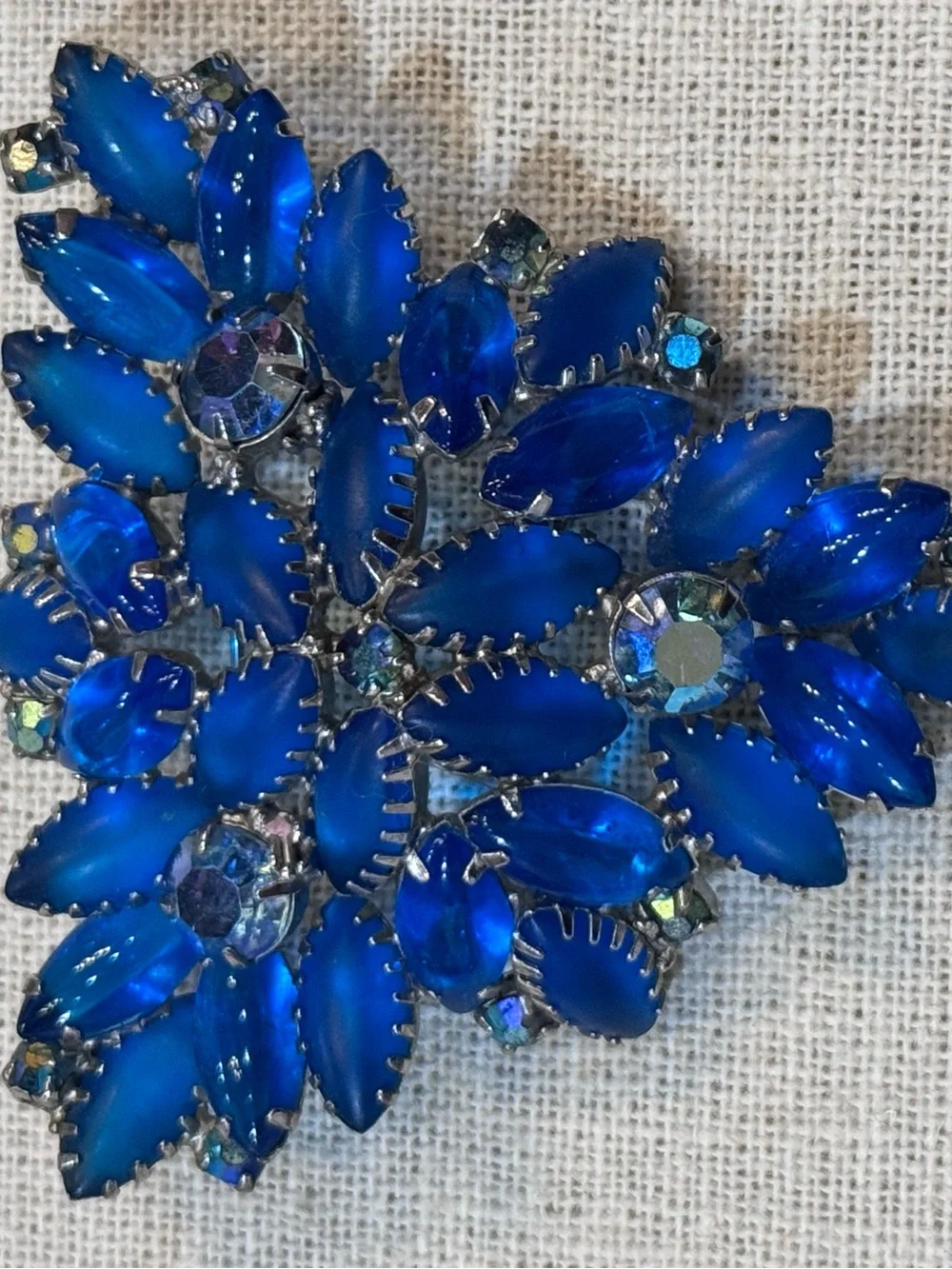Vintage Juliana D&E Prong Set Cobalt Blue/Blue AB Rhinestone Flower Brooch Pin